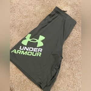 Youth x-large under under armour shorts